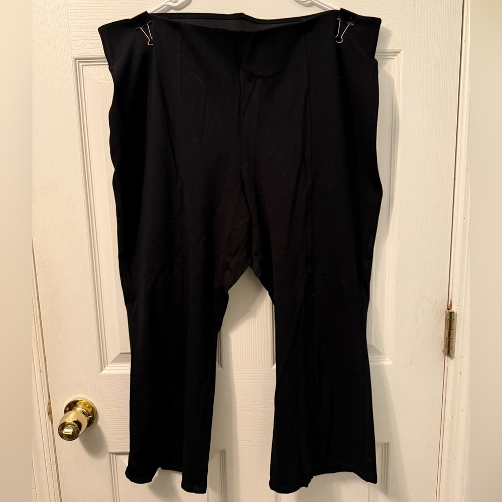 Old Navy Black Pull On Cropped Flare Pixie  Pants